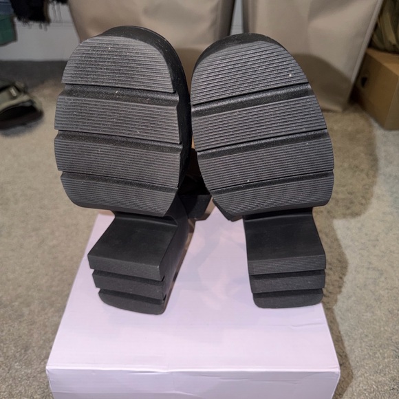 Madden Girl Black Chunky Platform Strappy Sandals - Picture 7 of 10